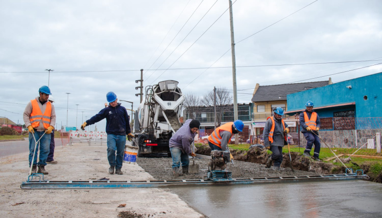 Avanzan las obras de reparación en la avenida Almirante Brown