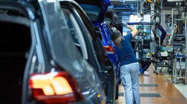 Datos de la UIA muestran que la industria sigue en rojo: cayó casi 4% interanual en noviembre