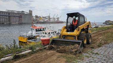 Puerto Quequén: Continúan los trabajos de limpieza y mantenimiento