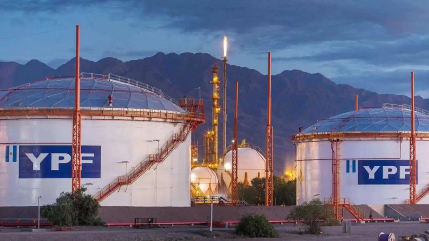 YPF y ENI impulsan la exportación de GNL desde Vaca Muerta hacia Italia
