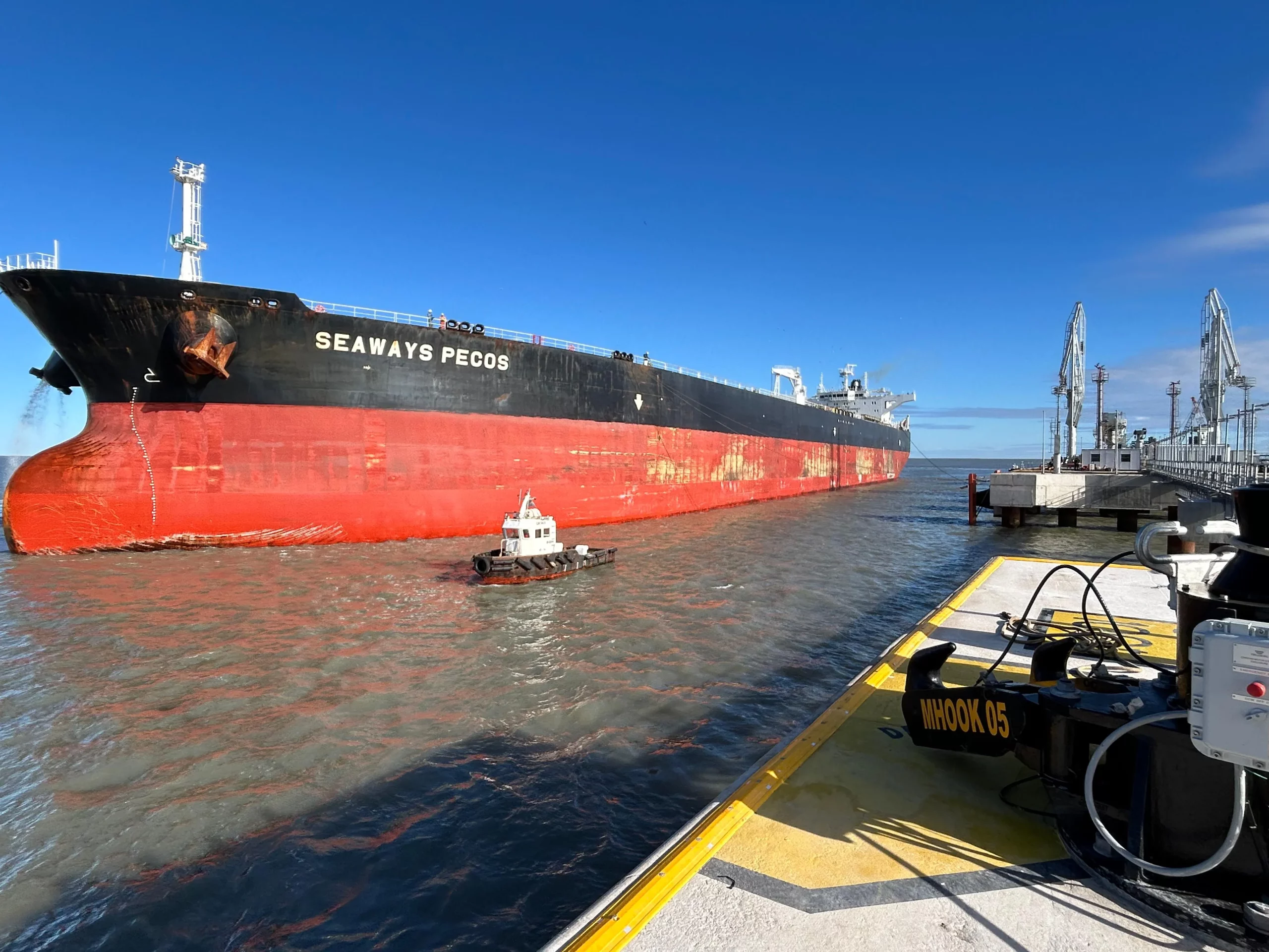 Puerto Rosales recibe por primera vez a un buque Suezmax: Un hito que consolida a Oiltanking Ebytem