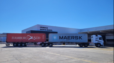 Renault Argentina protagoniza un hito logístico: el primer bitren une el Puerto de Buenos Aires con la fábrica en Córdoba