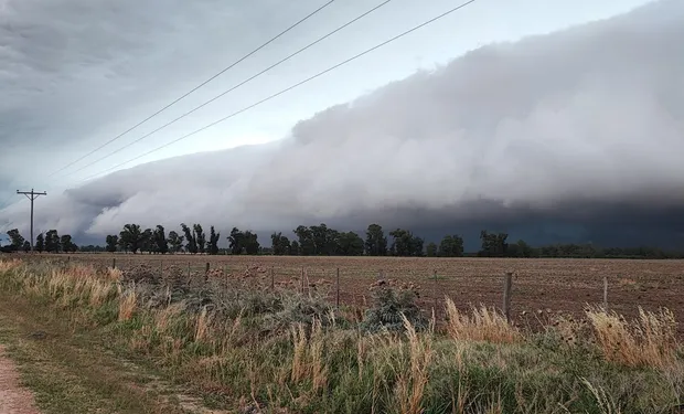 La histórica Tormenta de Santa Rosa deja hasta 300 mm de lluvia con un fuerte impacto en el centro del país