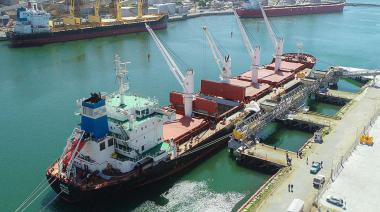 El Puerto Quequén inicia la semana con una alta rotación de buques para exportación e importación