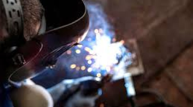 La demanda de empleo industrial en Bahía Blanca registra una fuerte caída del 26% en el último año