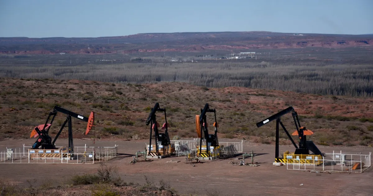 La producción de petróleo en Argentina alcanza su nivel más alto desde 1998, impulsada por Vaca Muerta
