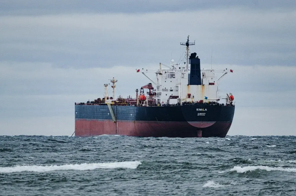 Tensión geopolítica y mercado de fletes: El transporte de crudo ruso a India en la mira