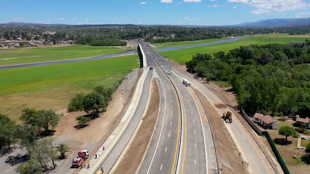 Siete empresas compiten por la concesión de la “Ruta del Mercosur”