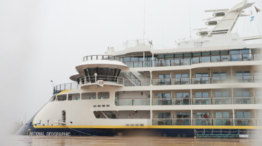 El puerto de Bahía Blanca recibe a expedicionarios científicos a bordo del crucero National Geographic Endurance