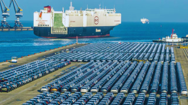 China bota el carguero fluvial eléctrico más grande del mundo con tecnología de control remoto y atraque autónomo