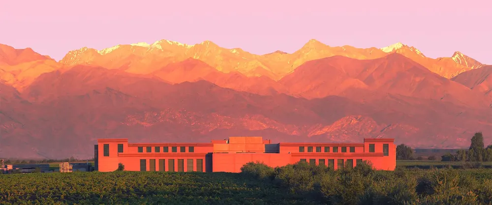 Rutini Wines firma con Genneia y abastecerá el 35% de su consumo con energía renovable