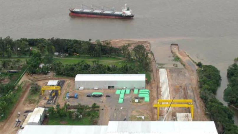 La industria naval se reactiva en Alvear con la reapertura de Atria