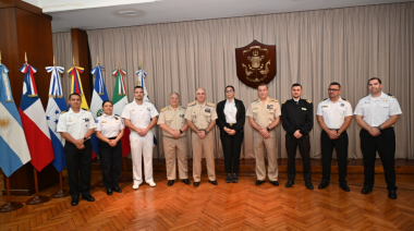 La Prefectura Naval Argentina lidera la formación regional para enfrentar la pesca ilegal, no declarada y no reglamentada