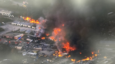 Avión de UPS se estrella en Louisville y provoca siete víctimas fatales