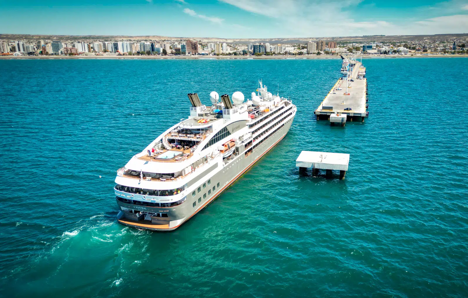 El crucero francés L’Austral arriba a Puerto Madryn con 160 pasajeros y destino a Ushuaia