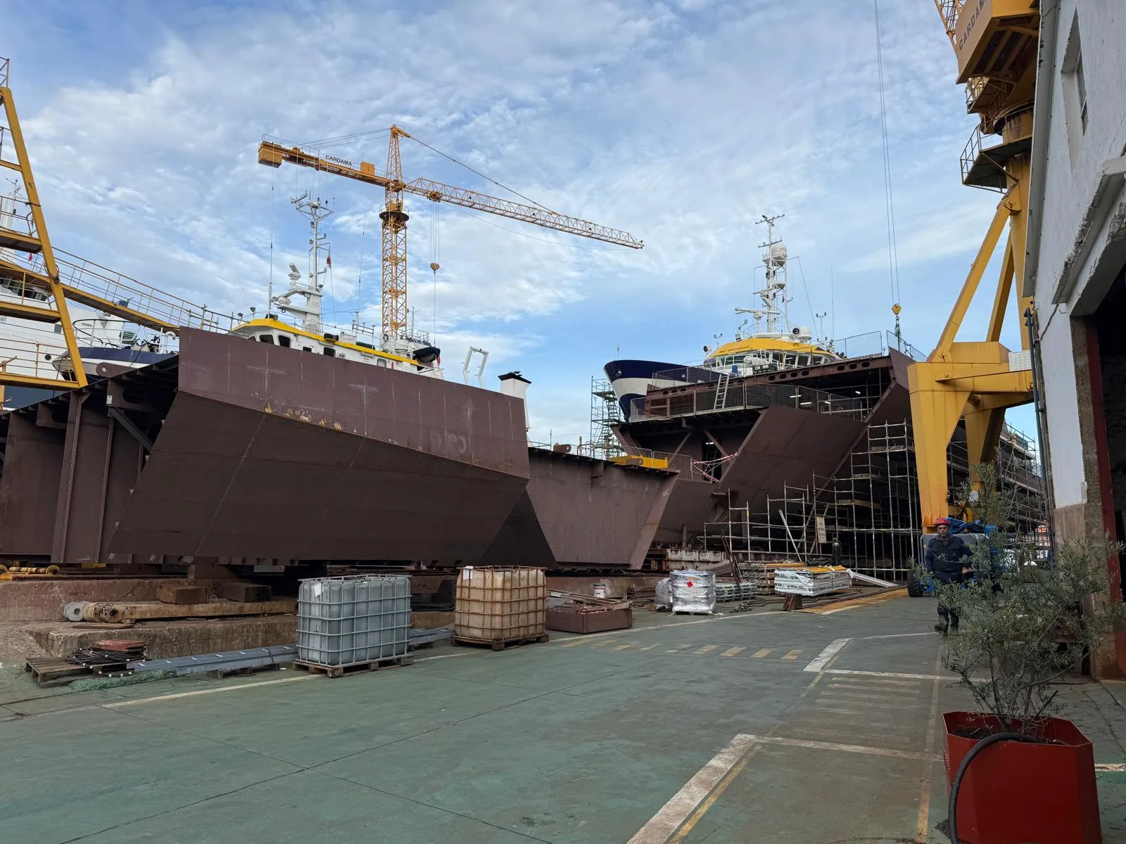 La crisis Cardama impulsa el debate: ¿Fabricará Uruguay componentes navales para su armada?