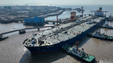 Estados Unidos impone sanciones a redes de transporte marítimo y aéreo de Irán