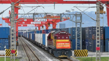 El puerto terrestre de Horgos, Xinjiang, supera los 7.000 viajes de trenes de carga China-Europa