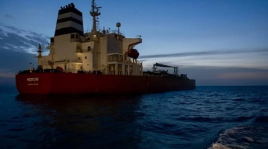 Naufragio del "MT Mersin": el hundimiento de un buque de la "flota sombra" en Senegal enciende las alarmas por un posible desastre ecológico