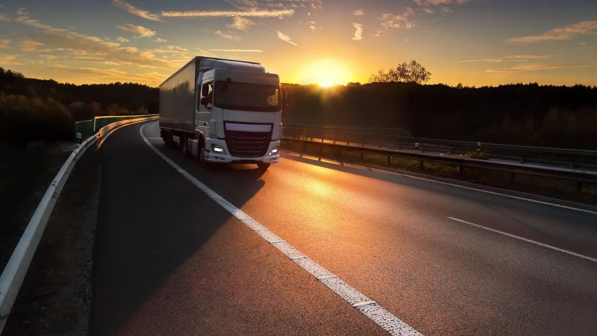 La ruta como base logística: Argentina conmemora el Día Nacional del Camionero