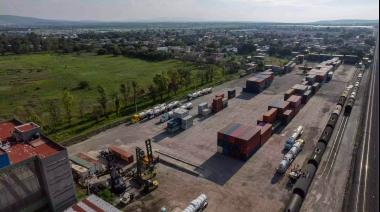 Graduados de la carrera de Licenciatura en Logística Integral presentaron una iniciativa para eficientizar un posible regreso del tren a Quequén