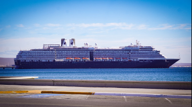 El Oosterdam completó su primera escala en Puerto Madryn