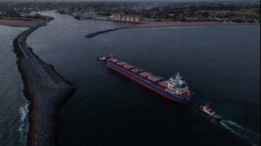 Puerto Quequén protagoniza un hito histórico: comenzó el primer embarque de trigo argentino con destino a China