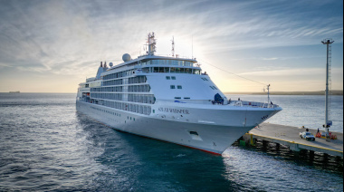 El crucero Silver Whisper arribó a Puerto Madryn en el inicio de su itinerario estacional