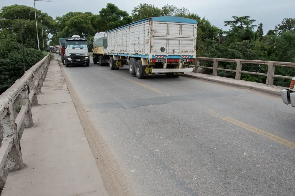 Continúan las reparaciones en la Ruta Nacional 11 a la altura de Timbúes
