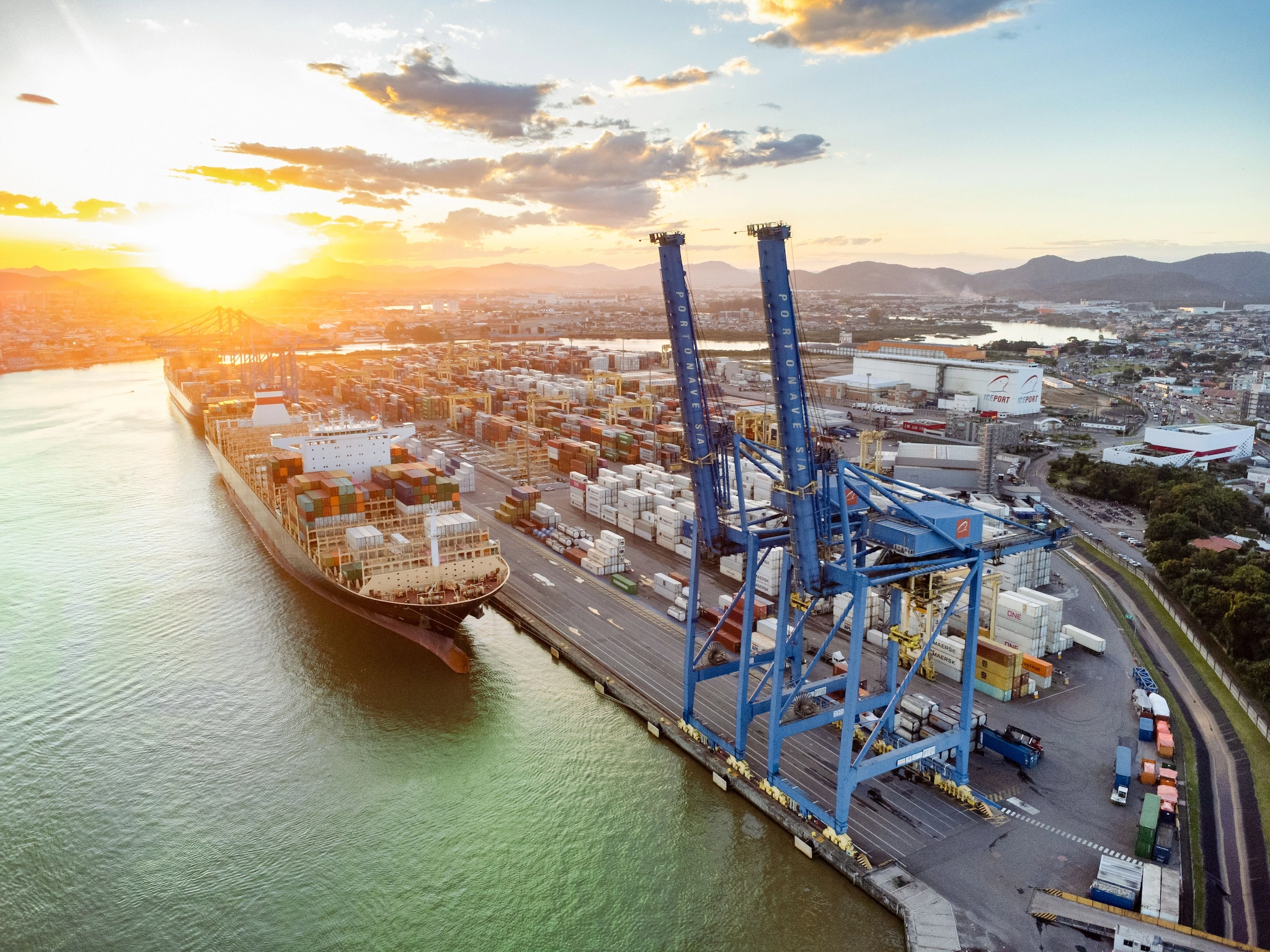 Portonave proyecta alcanzar los 2 millones de TEUs de capacidad para finales de 2026