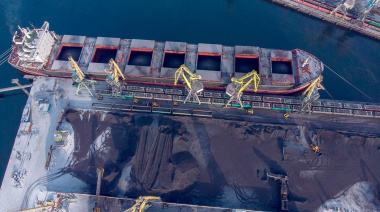 Prefectura actualiza el marco normativo para el transporte marítimo de carbón vegetal