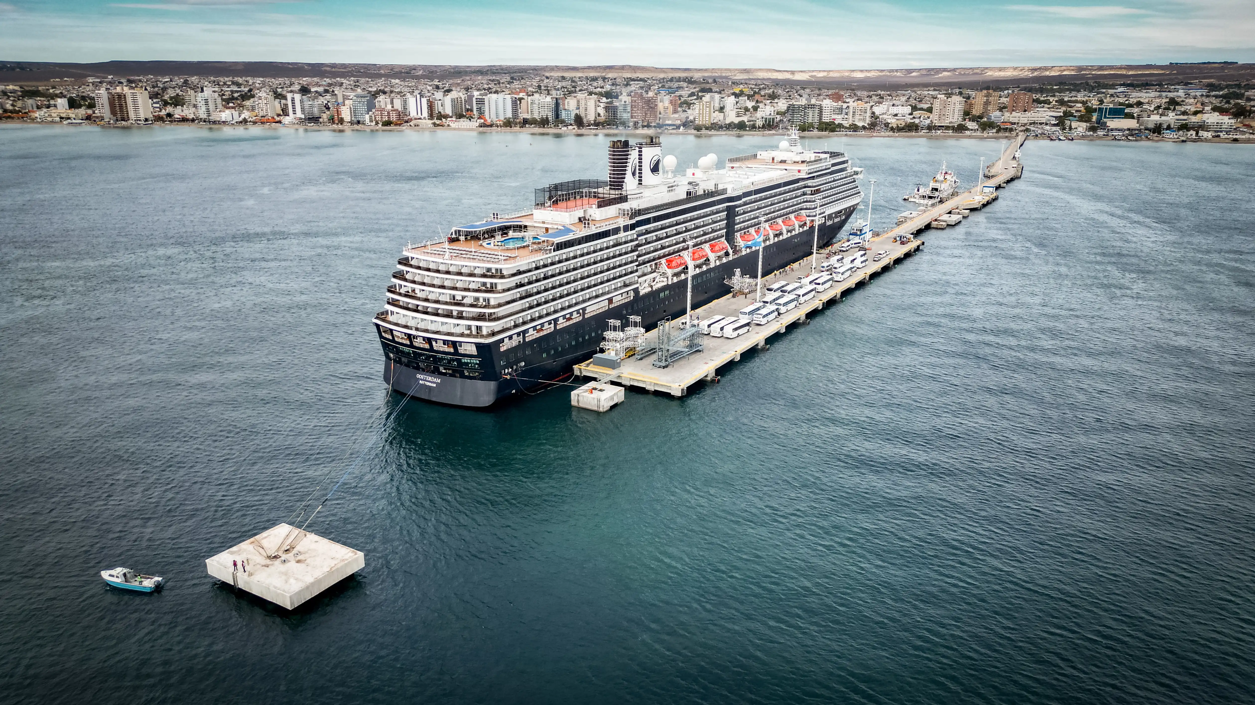 Puerto Madryn fue la última parada del Oosterdam en la temporada de cruceros
