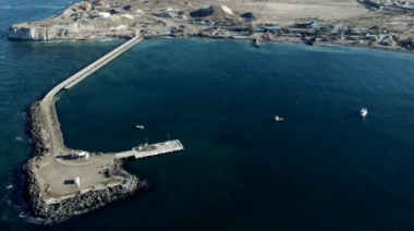 Un buque Suezmax completó en Caleta Córdova una exportación de crudo con destino internacional