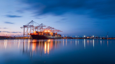 Hapag-Lloyd reportó un alza en el transporte de contenedores y una baja en EBITDA en 2025