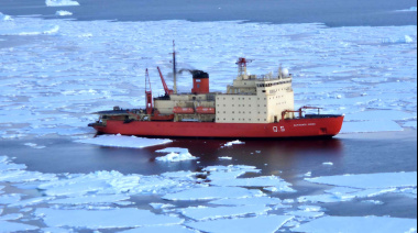 El rompehielos ARA Almirante Irízar completó el relevo y reabastecimiento de la Base Antártica Conjunta Belgrano II