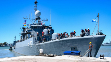 La corbeta ARA “Robinson” partió desde Puerto Belgrano para brindar apoyo a la Regata Buenos Aires–Río de Janeiro