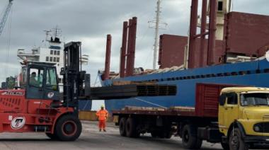 Terminal Puerto Rosario refuerza su perfil multipropósito con descarga siderúrgica