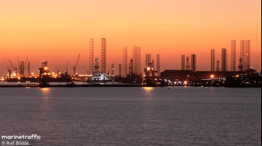 Ataques a buques y puertos en el Golfo Pérsico elevan el riesgo para la navegación en el Estrecho de Ormuz