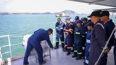 La Autoridad Marítima de Panamá impulsa la formación práctica de cadetes de la UMIP con jornada de titulación