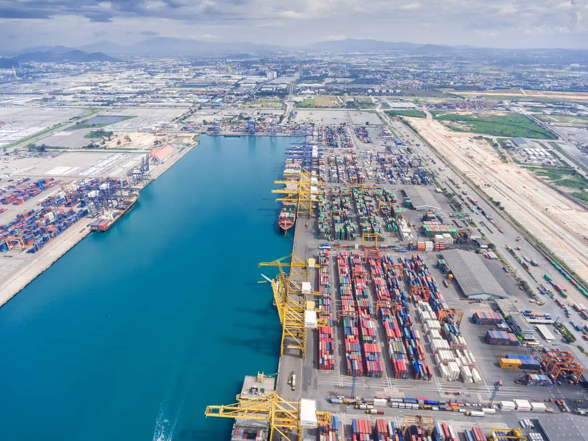 Los puertos españoles movilizan 86 millones de toneladas pese a un inicio de año en baja