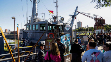 Unidades de la Armada Argentina hicieron escala en el puerto de Santa Fe