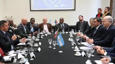 Argentina y Sudáfrica firmaron una declaración conjunta para reabrir el mercado aviar y cooperar en sanidad animal