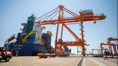 Dos servicios marítimos operan en TecPlata con rutas nacionales e internacionales