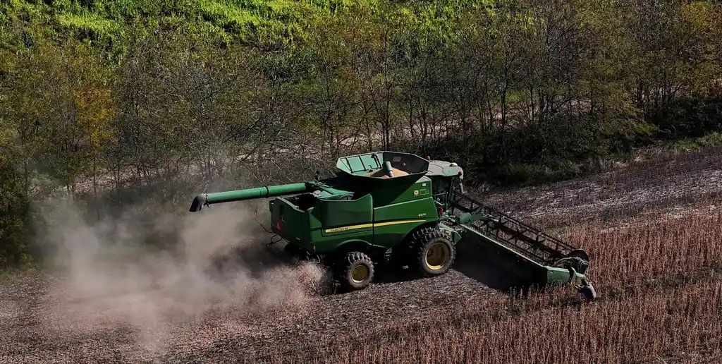 La cosecha de soja comenzó bajo presión climática en la región núcleo