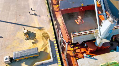 Puerto de Concepción del Uruguay: más de 1.800 camiones y un buque con 10.000 toneladas marcan la actividad de la semana