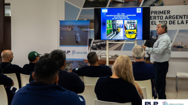 Puerto La Plata capacitó a trabajadores en seguridad y operaciones de autoelevadores