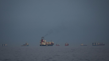 Buques sancionados cruzaron el estrecho de Ormuz pese al bloqueo de EEUU