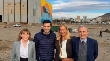 El gobernador de Chubut visitó las obras del astillero de Comodoro Rivadavia y constató el avance del sincrolift y los trabajos de pilotaje