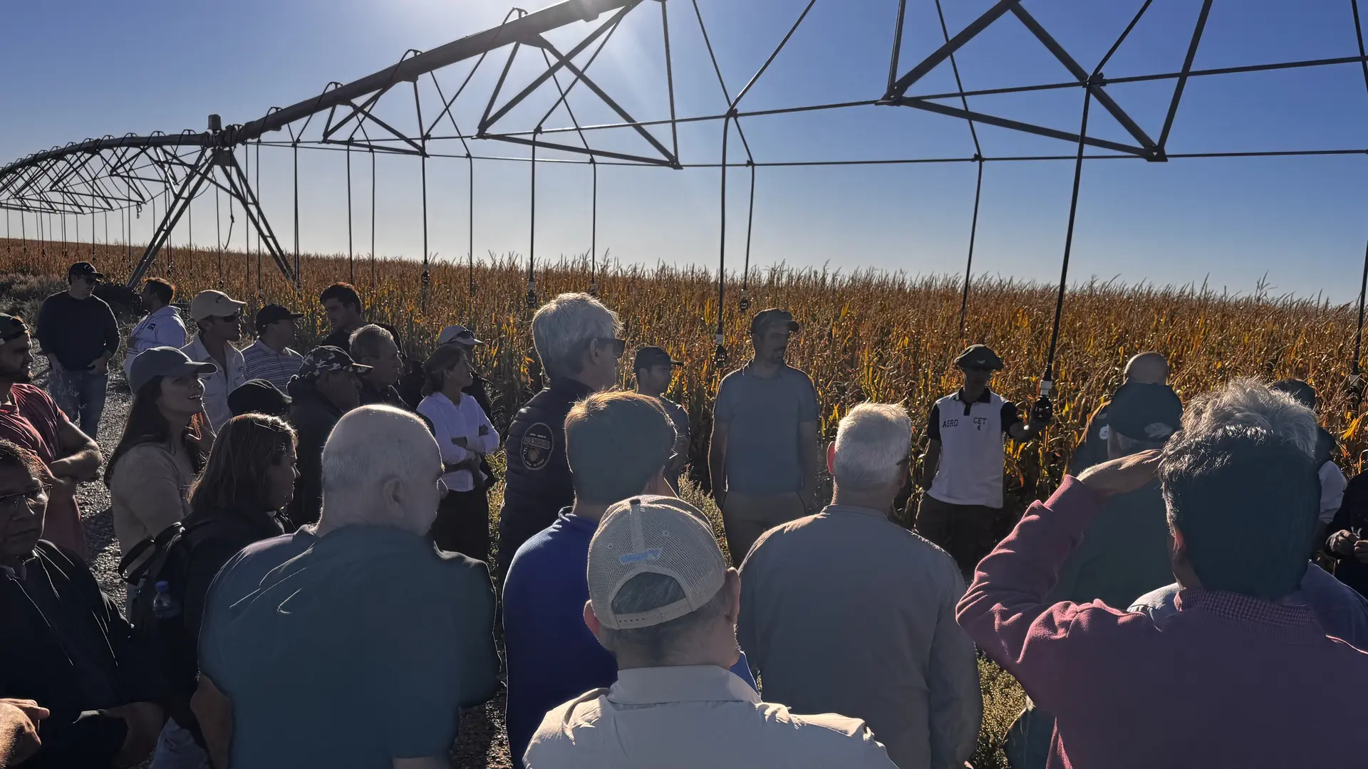 Más de 100 productores participaron en Guardia Mitre de una jornada técnica sobre riego, energía renovable y financiamiento