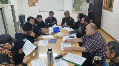 Santa Cruz comenzará a fiscalizar las descargas en el muelle de Caleta Paula